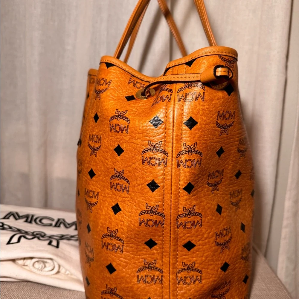 ‼️Buyers Appreciation‼️MCM Medium Vasetos Tote Bag - Picture 6 of 13